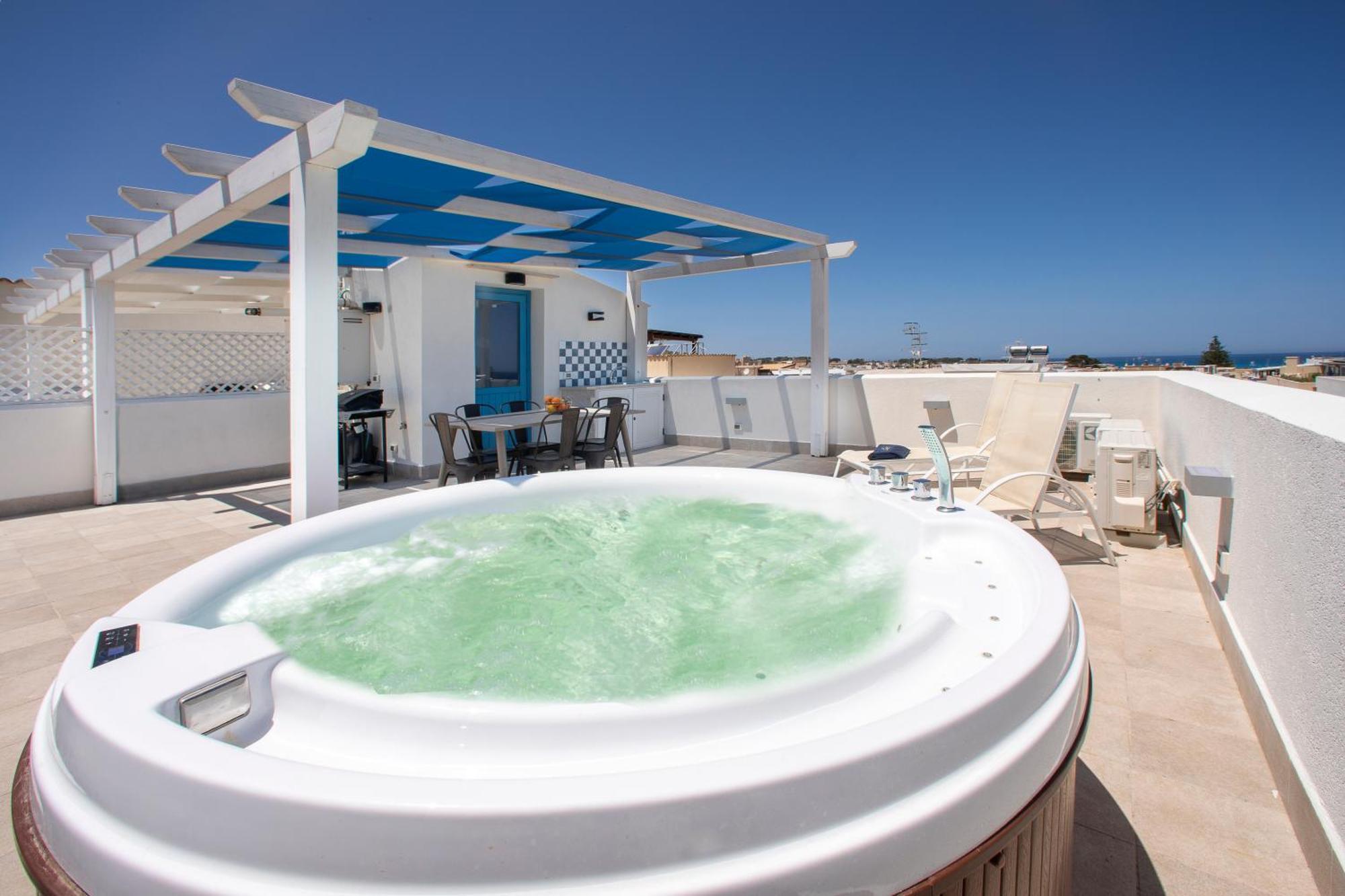 Itaca E Medea - Appartamenti Con Idromassaggio In Terrazza San Vito Lo Capo Eksteriør bilde